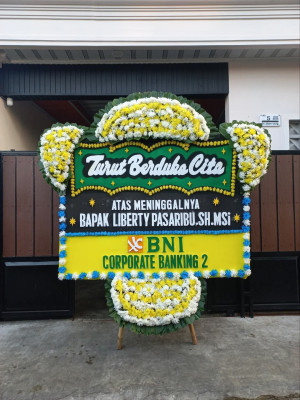 Papan Bunga Duka di Sonder