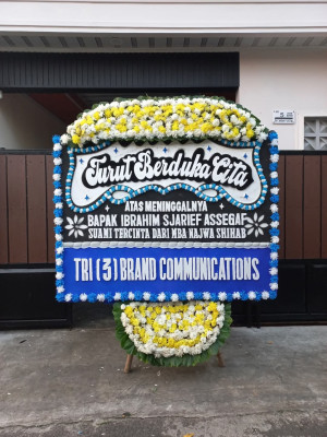 Papan Bunga Duka di Sonder